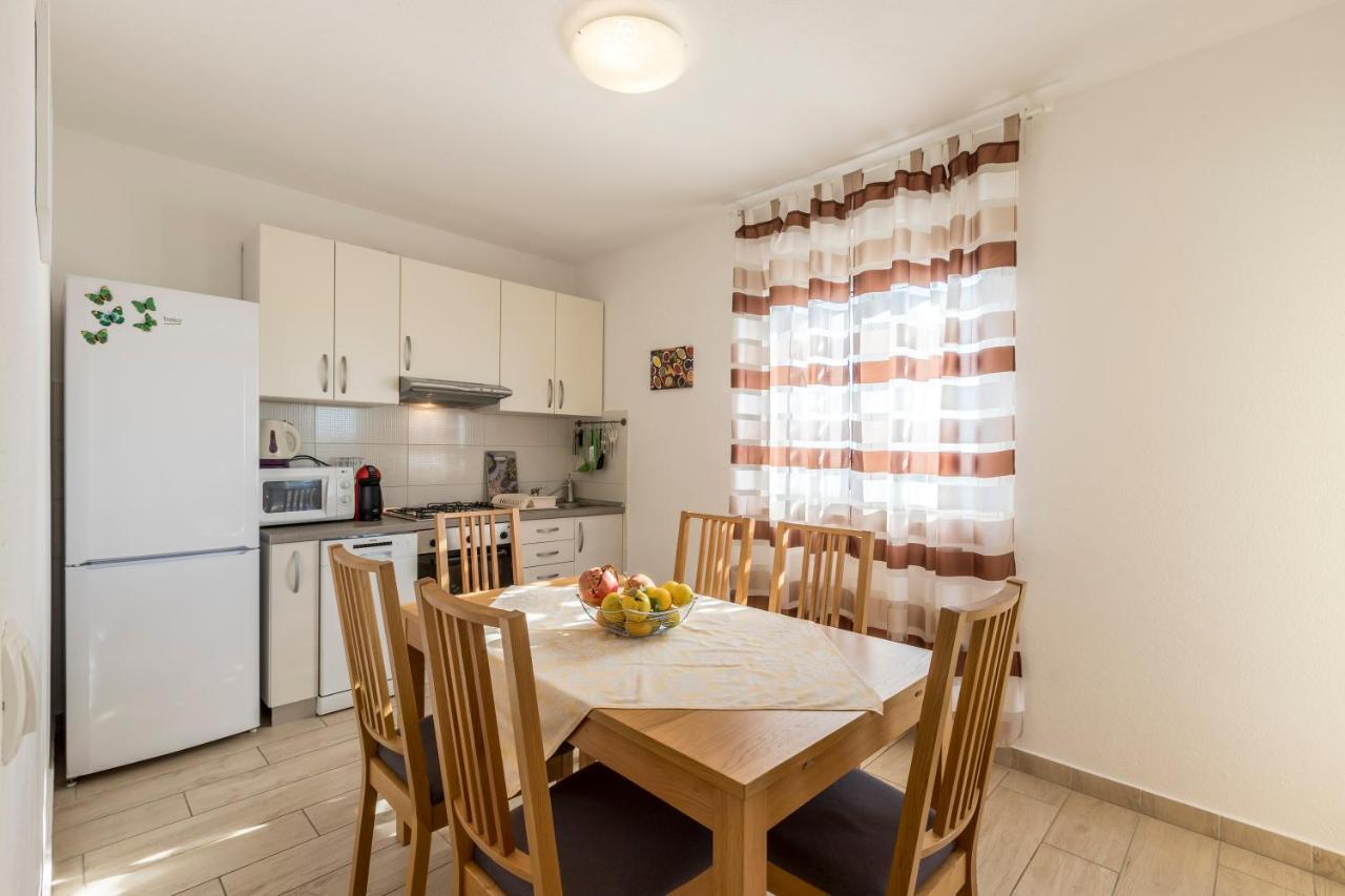 Apart Sa Terasom 250M Od Plaze,Parking,Wi Fi,Rostilj Trogir Exterior photo