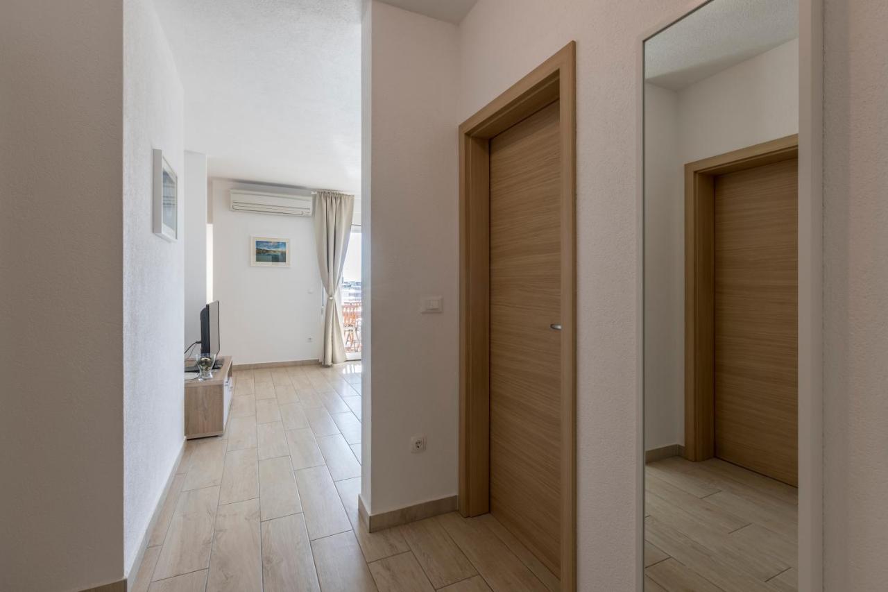 Apart Sa Terasom 250M Od Plaze,Parking,Wi Fi,Rostilj Trogir Exterior photo