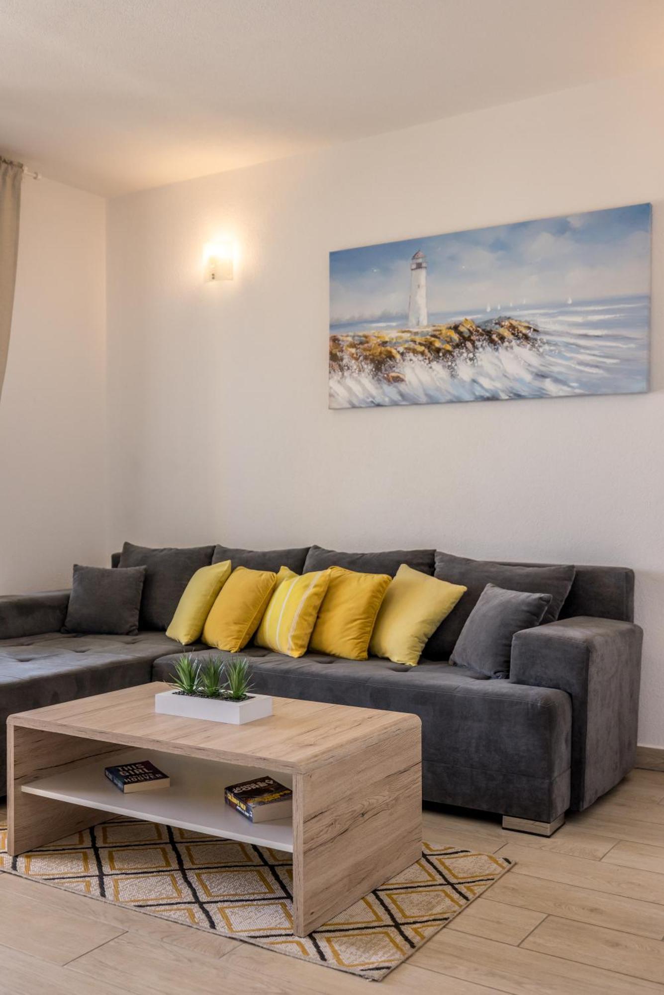 Apart Sa Terasom 250M Od Plaze,Parking,Wi Fi,Rostilj Trogir Exterior photo